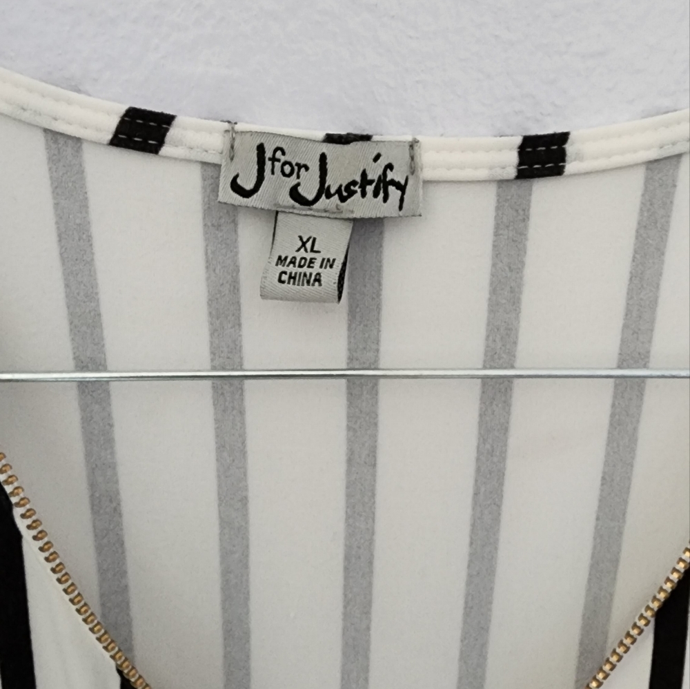 Romper - Picture 2 of 6